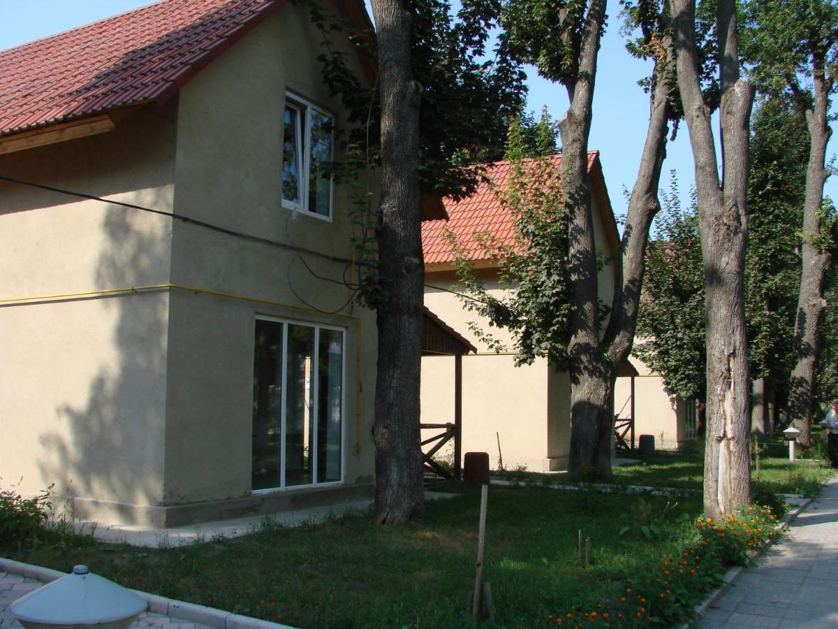 Отель Белый Камень Shevchenkiva Ngoại thất bức ảnh